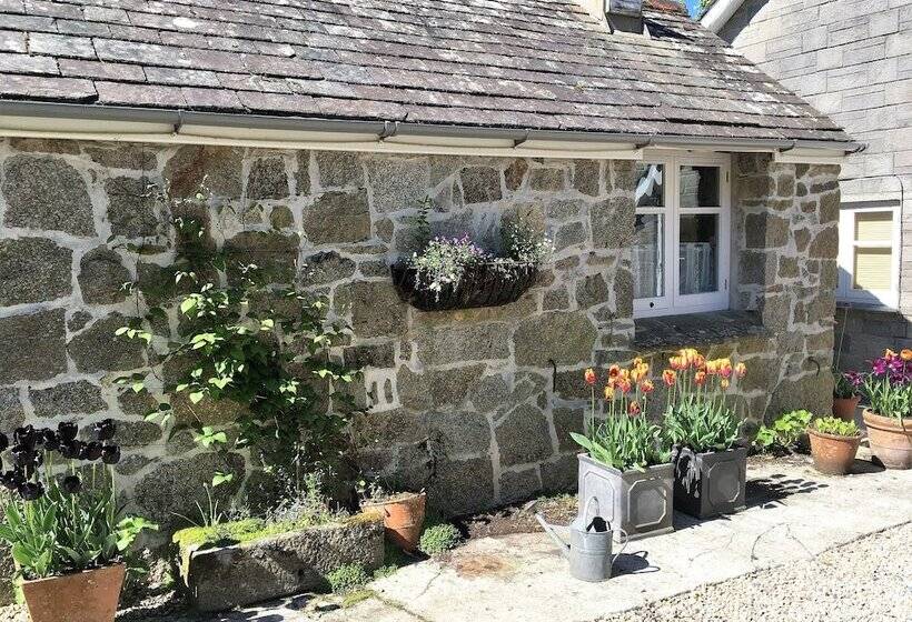 مبيت وإفطار Little Pengelly Farm