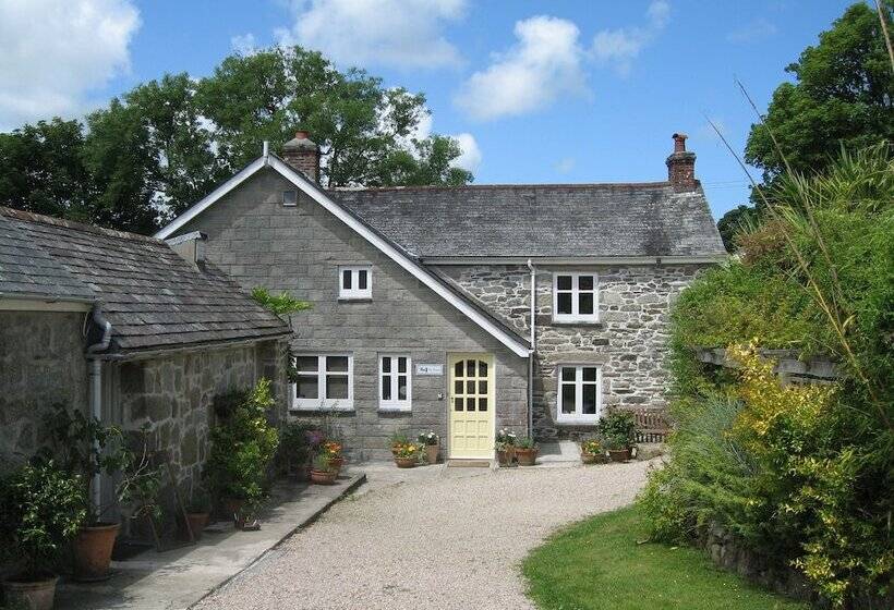 مبيت وإفطار Little Pengelly Farm