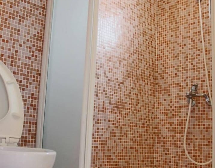 تختخواب و صبحانه Maple