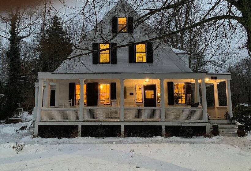 Bed and Breakfast Olde Captains Inn