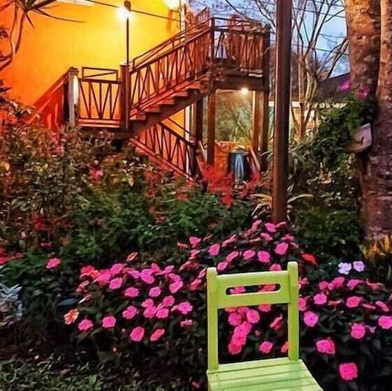 تختخواب و صبحانه Yushow Library Villa