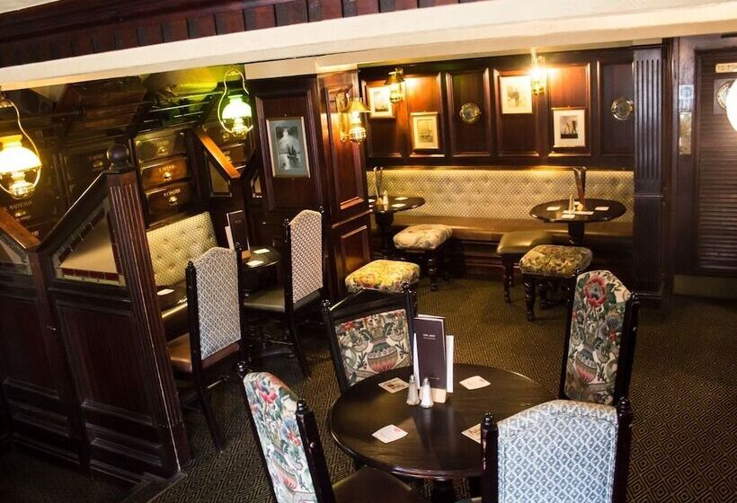 مسافرخانه The Ship