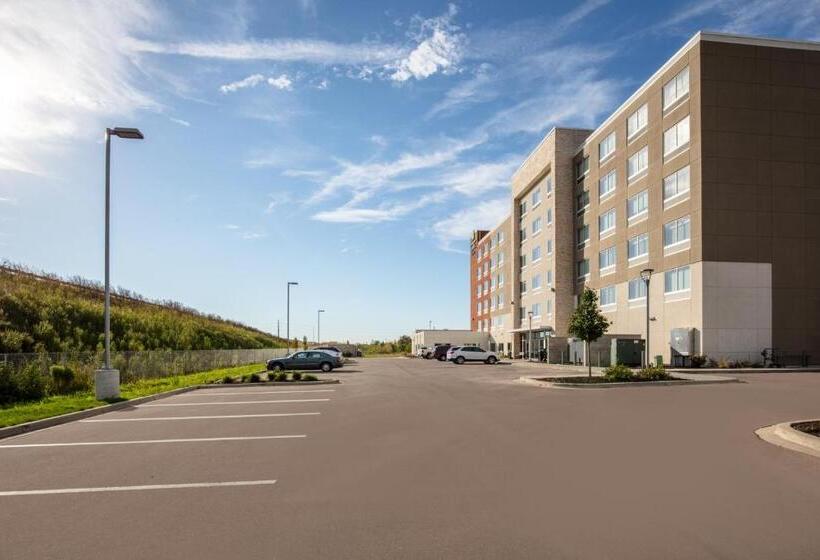 Отель Holiday Inn Express & Suites Beloit, An Ihg