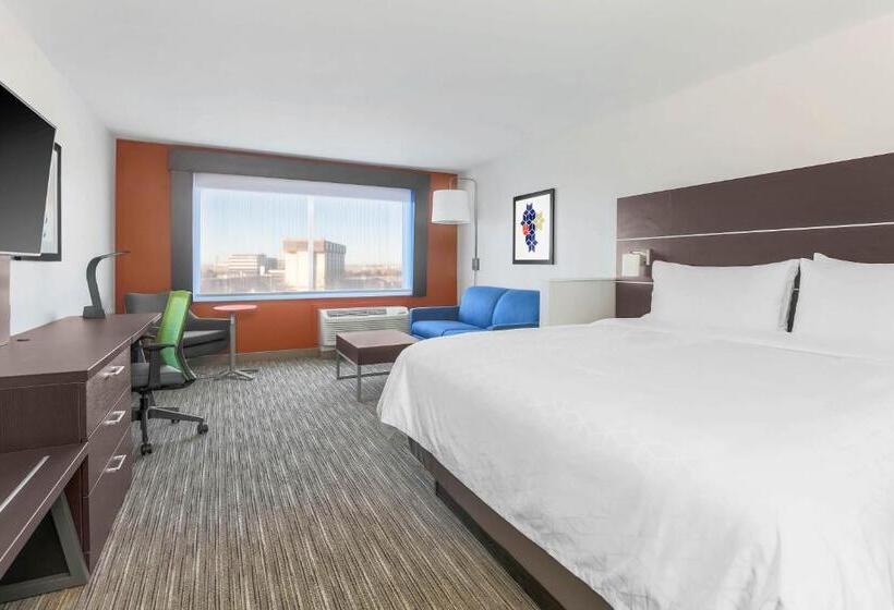 هتل Holiday Inn Express & Suites Chicago O Hare Airport, An Ihg