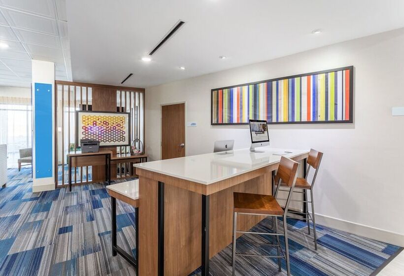 ホテル Holiday Inn Express & Suites Kearney, An Ihg