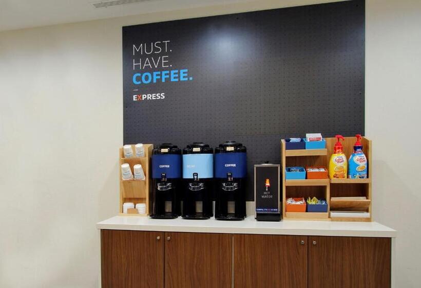 فندق Holiday Inn Express & Suites Kingsland I 95 Naval Base Area, An Ihg