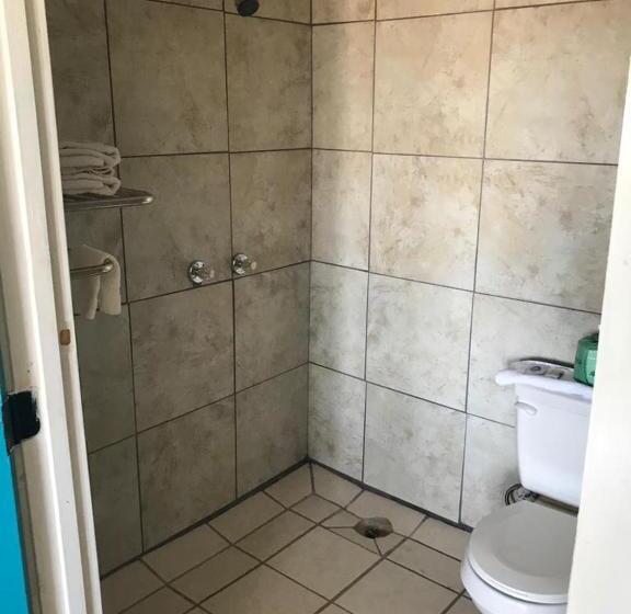 فندق Lakeside Inn