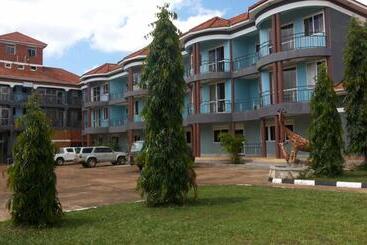 Pauline Hotel Lira