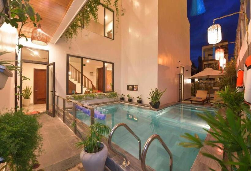 هتل Saclo Villa And Hostel