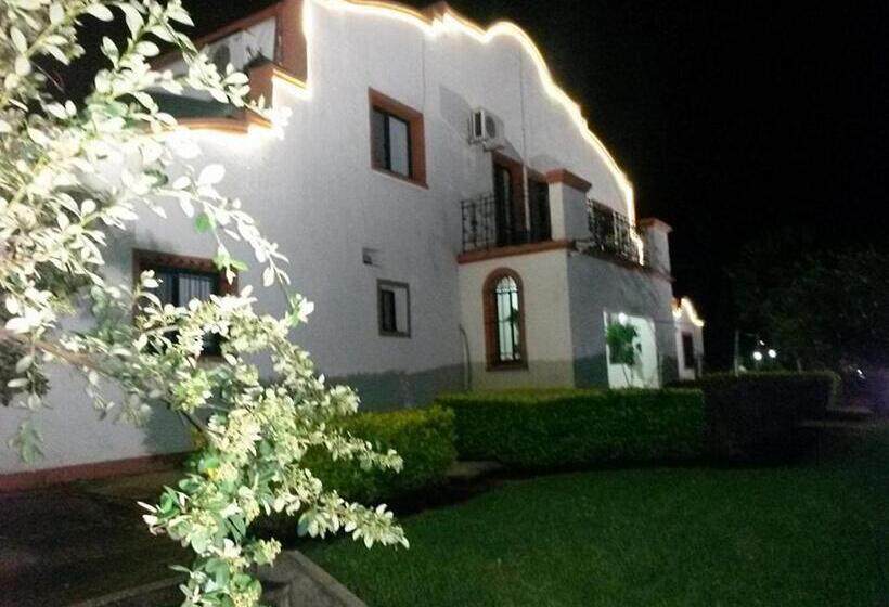 هتل Village Termas Del Dayman