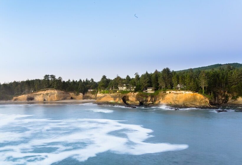 فندق Whale Cove Inn