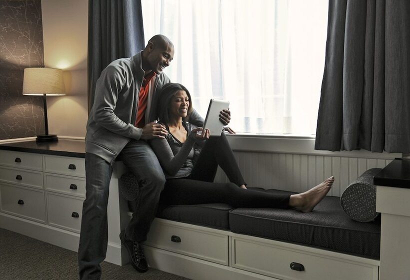 Village Hotel On Biltmore Estate