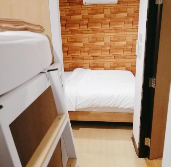 White House Hostel