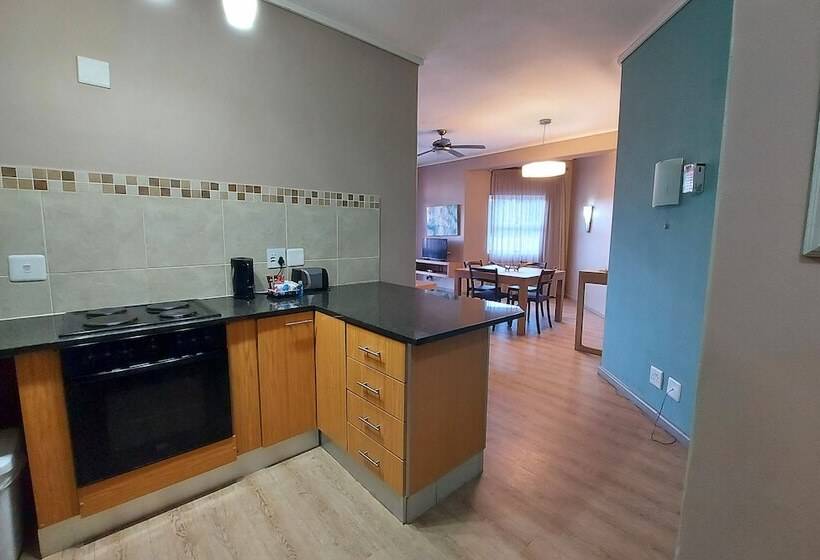 فندق First Group Brookes Hill Suites