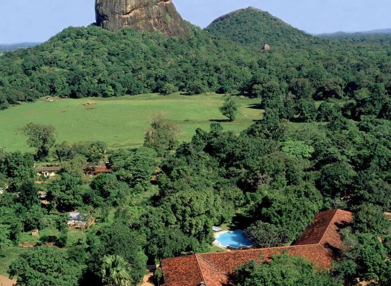 ホテル Sigiriya Village