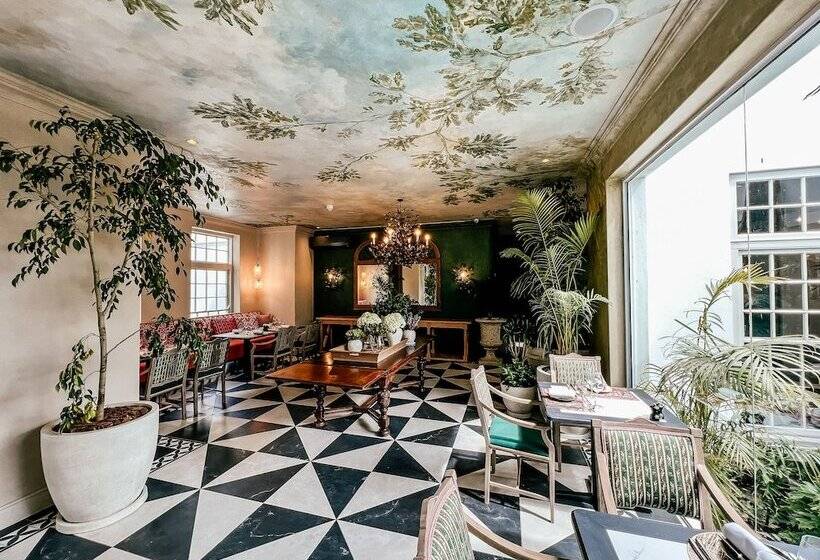 בית מלון כפרי The Cellars Hohenort