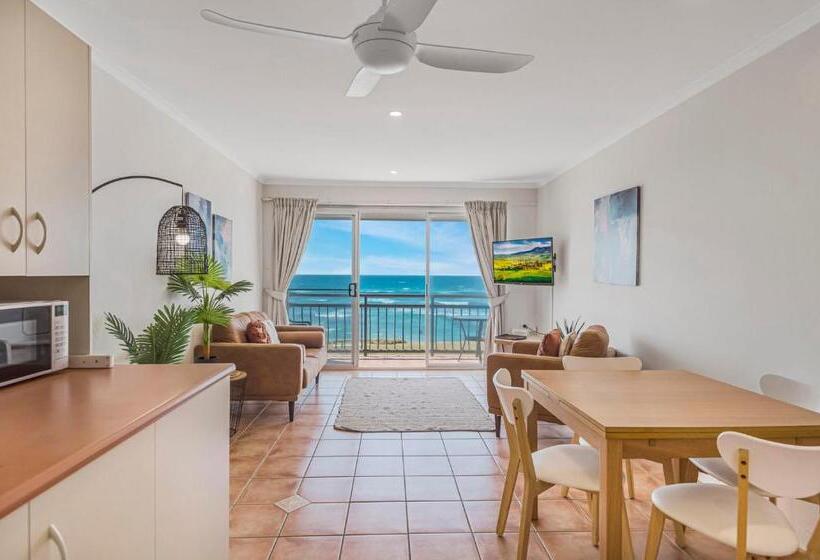 10t Beachfront Apartments