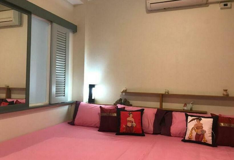 Saen Sabai Hostel