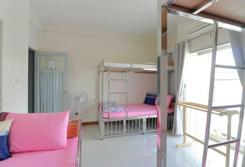 Saen Sabai Hostel