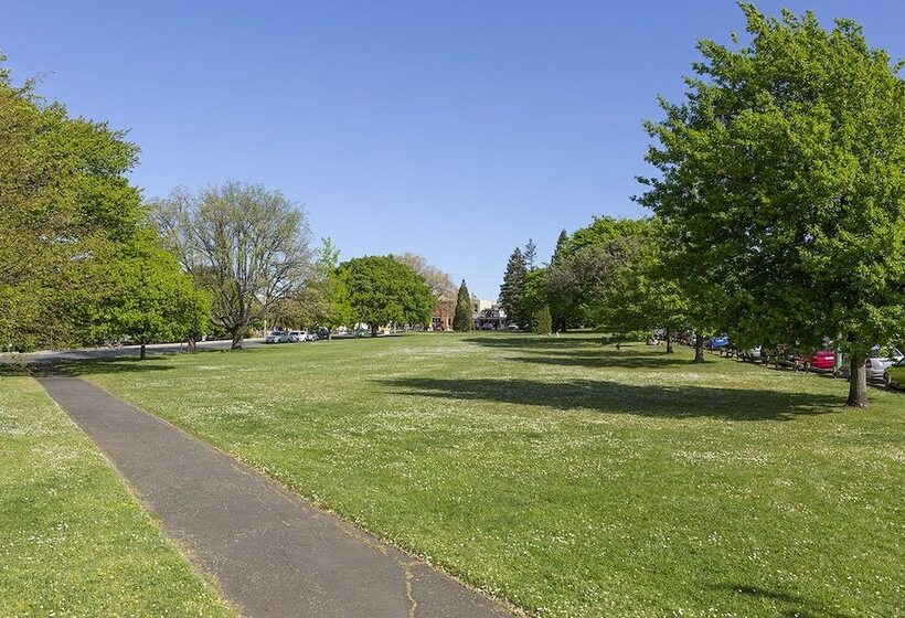 Highbury Apartments