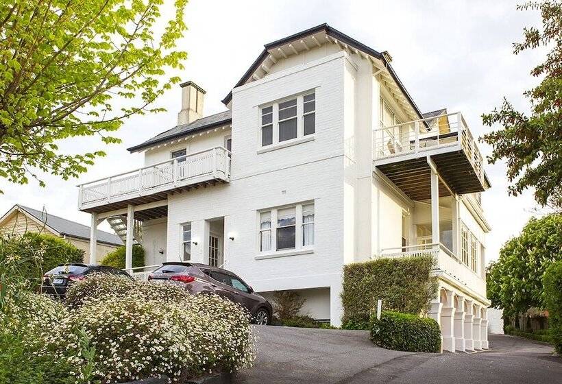 Highbury Apartments
