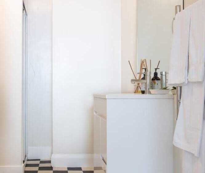 Highbury Apartments