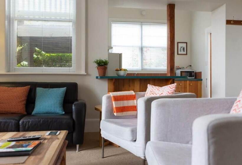 Highbury Apartments