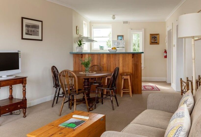 Highbury Apartments