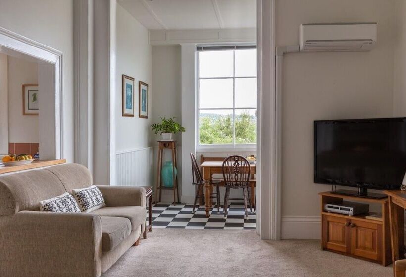 Highbury Apartments