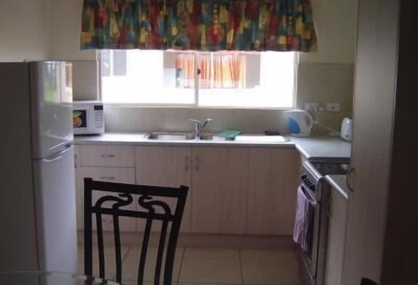 בית מלון כפרי Atherton Holiday Park