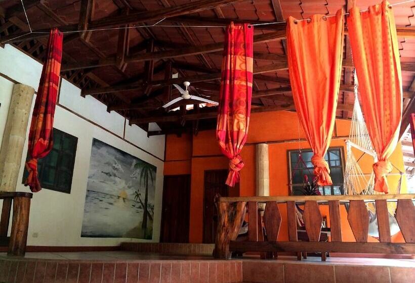هتل Casa Moabi