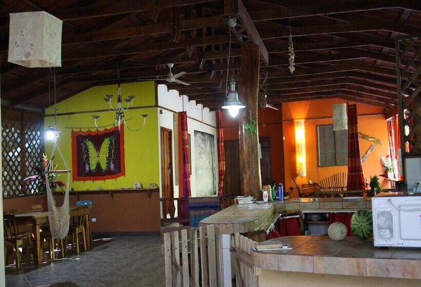 هتل Casa Moabi