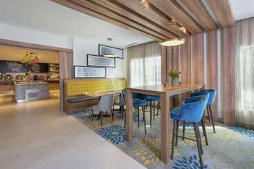 هتل Hampton By Hilton Dubai Al Barsha