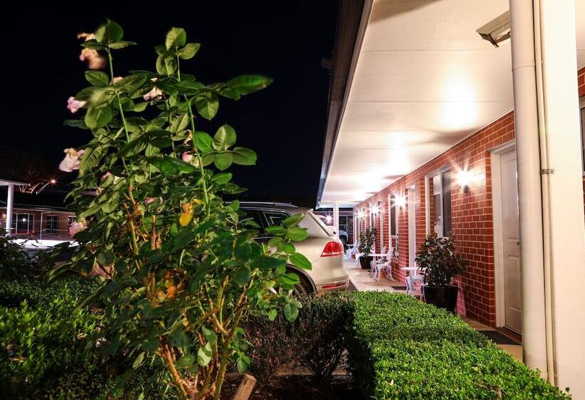 فندق على الطريق Akuna Motor Inn And Apartments