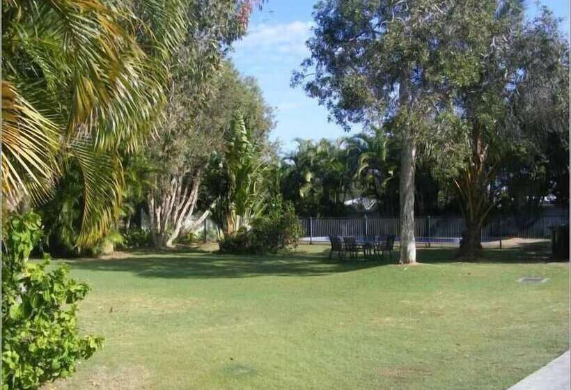 מוטל Bargara Beach Motor Inn