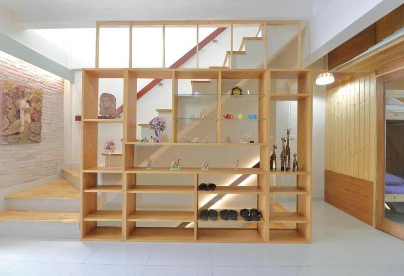 Saen Sabai Hostel