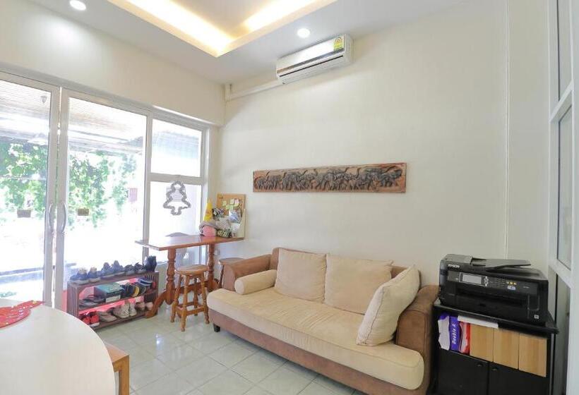 Saen Sabai Hostel