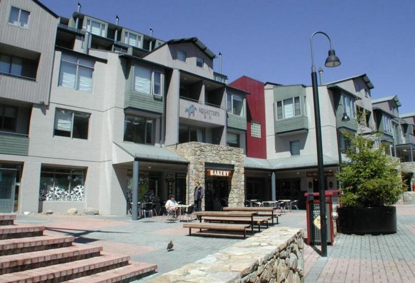 Squatters Run Apartments