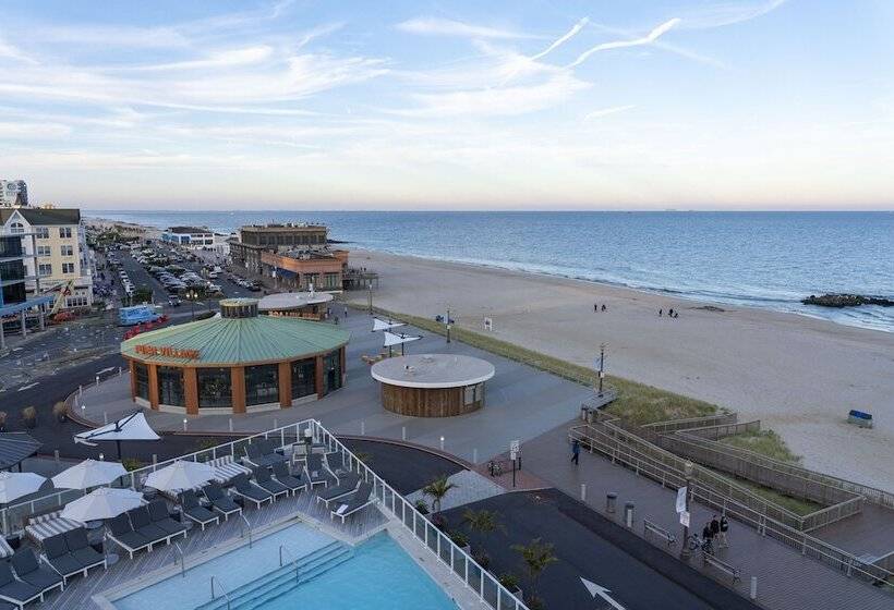 Wave Resort