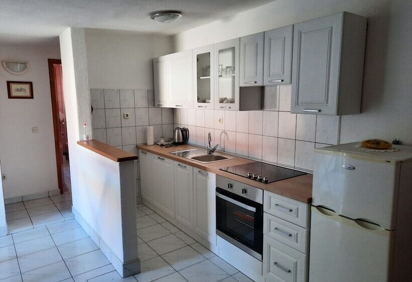 Apartment And Rooms Ruza