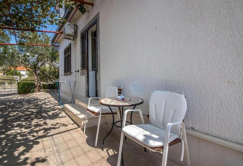 Apartment And Rooms Ruza