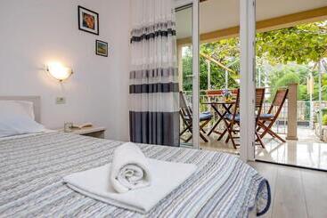 Apartments Pino
