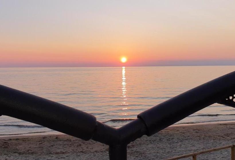 تختخواب و صبحانه A Un Passo Dal Mare
