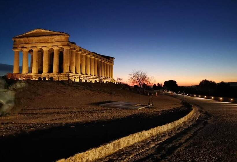 تختخواب و صبحانه Agrigentumbreakfast