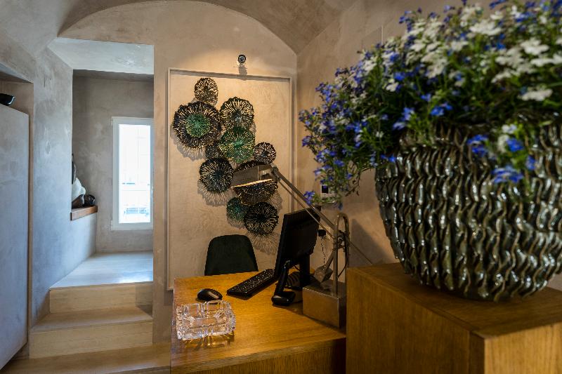 تختخواب و صبحانه Al Console Luxury Suite