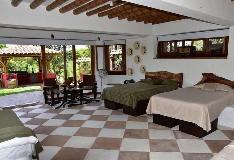 هتل Boutique La Casa Que Canta