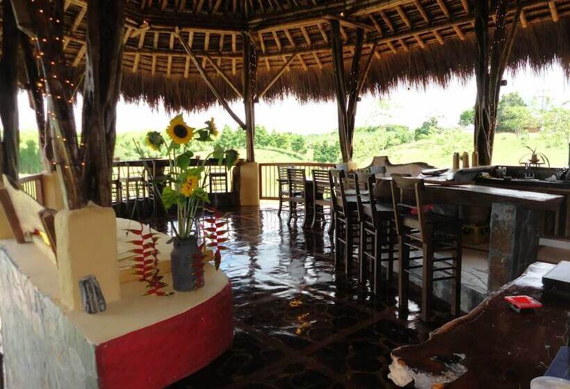 هتل Boutique La Casa Que Canta