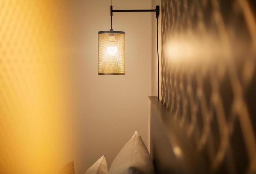 هتل Holiday Inn   The Niu, Mesh Stuttgart Messe, An Ihg