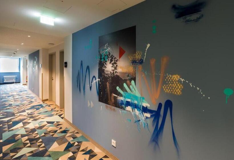 בית מלון כפרי Holiday Inn   The Niu, Ridge Halle Central Station, An Ihg