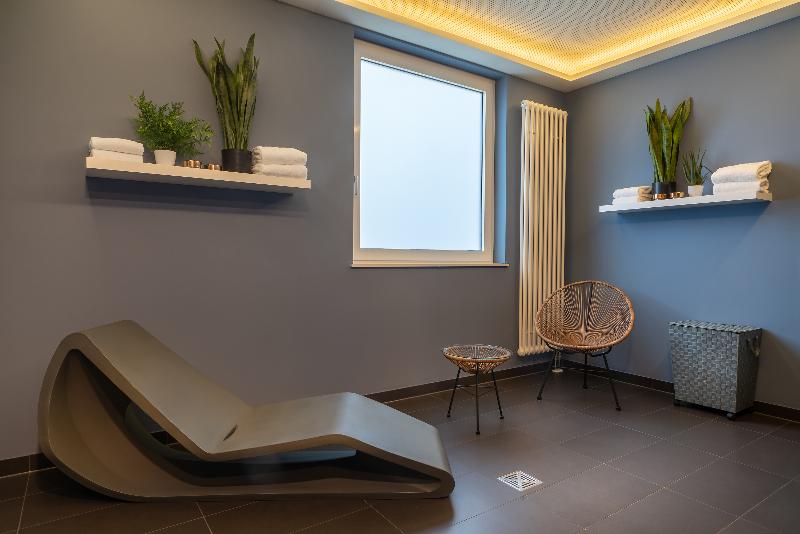 בית מלון כפרי Holiday Inn   The Niu, Ridge Halle Central Station, An Ihg